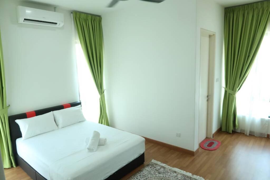 Promo Private Luxurious Nilai Vacation Home Buitenkant foto