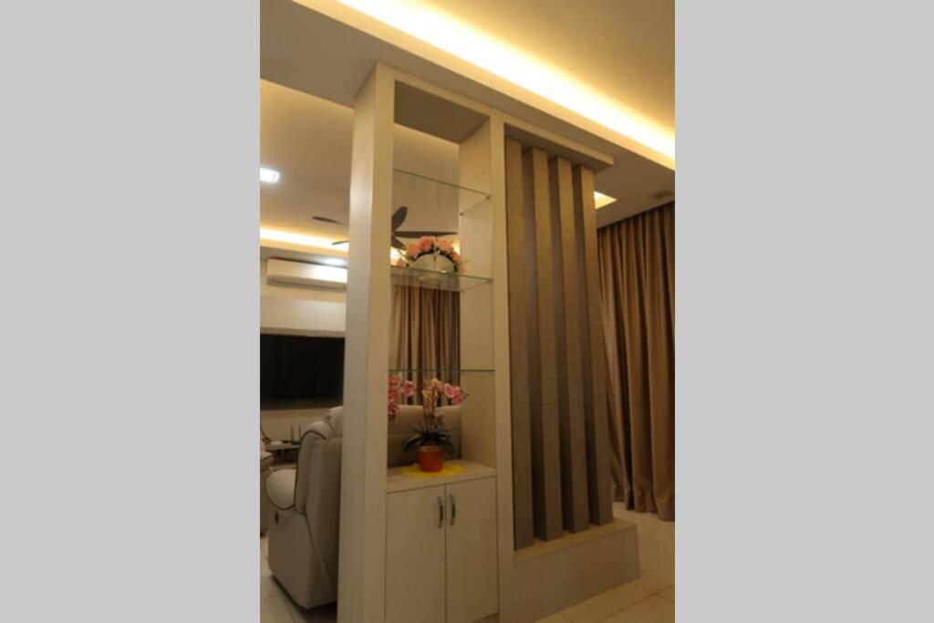 Promo Private Luxurious Nilai Vacation Home Buitenkant foto