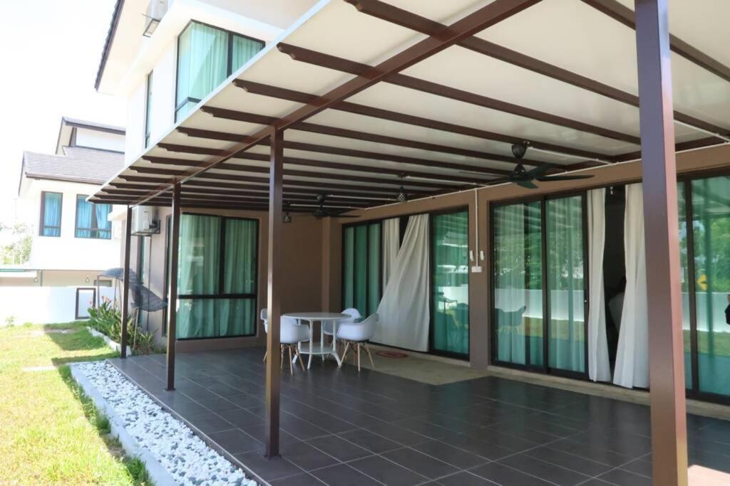 Promo Private Luxurious Nilai Vacation Home Buitenkant foto